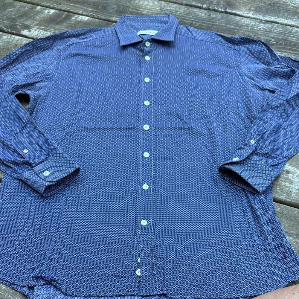 ETRO button down slim fit shirt fits size L